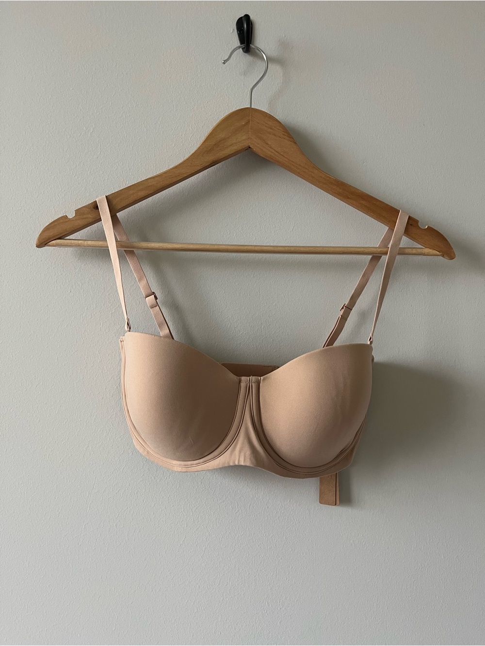 SKIMS Fits Everybody Strapless Bra 32DD NWT Clay Color